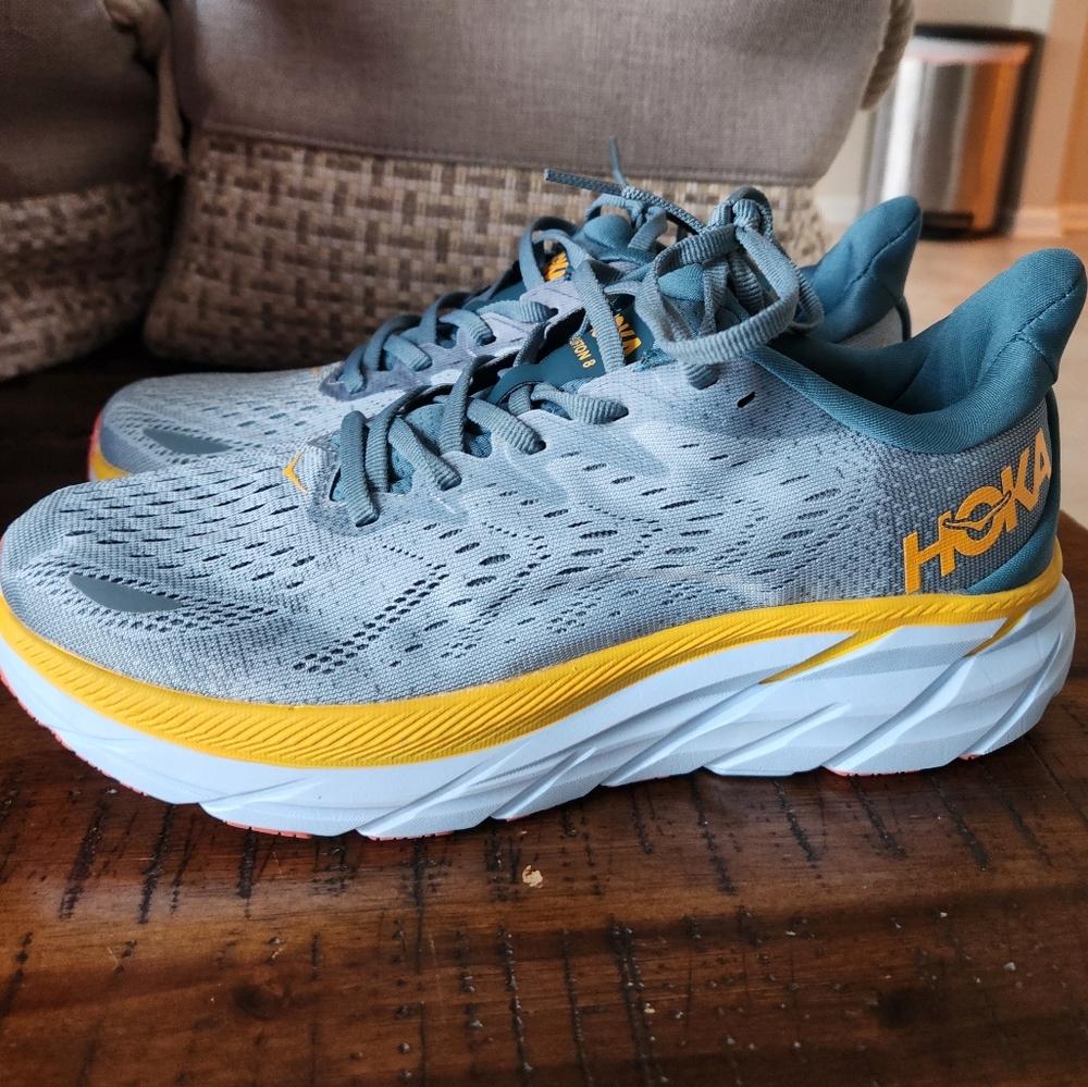 Hoka Clifton 8